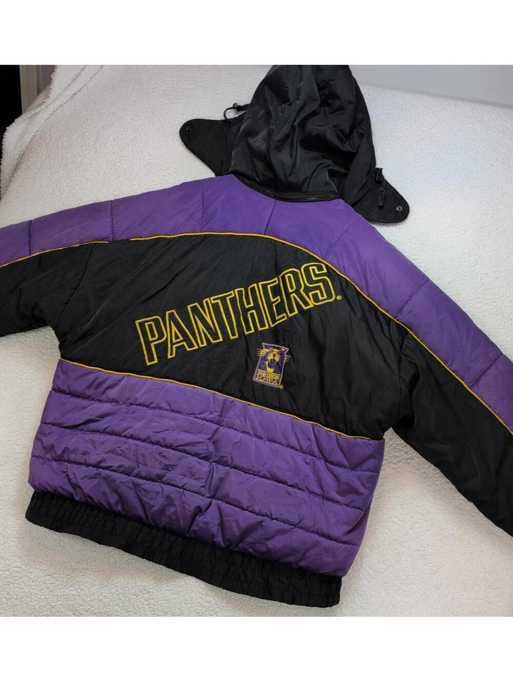 Vintage Northern Iowa UNI Panthers Pro Player Jacket Men’s Large Hooded Puffer